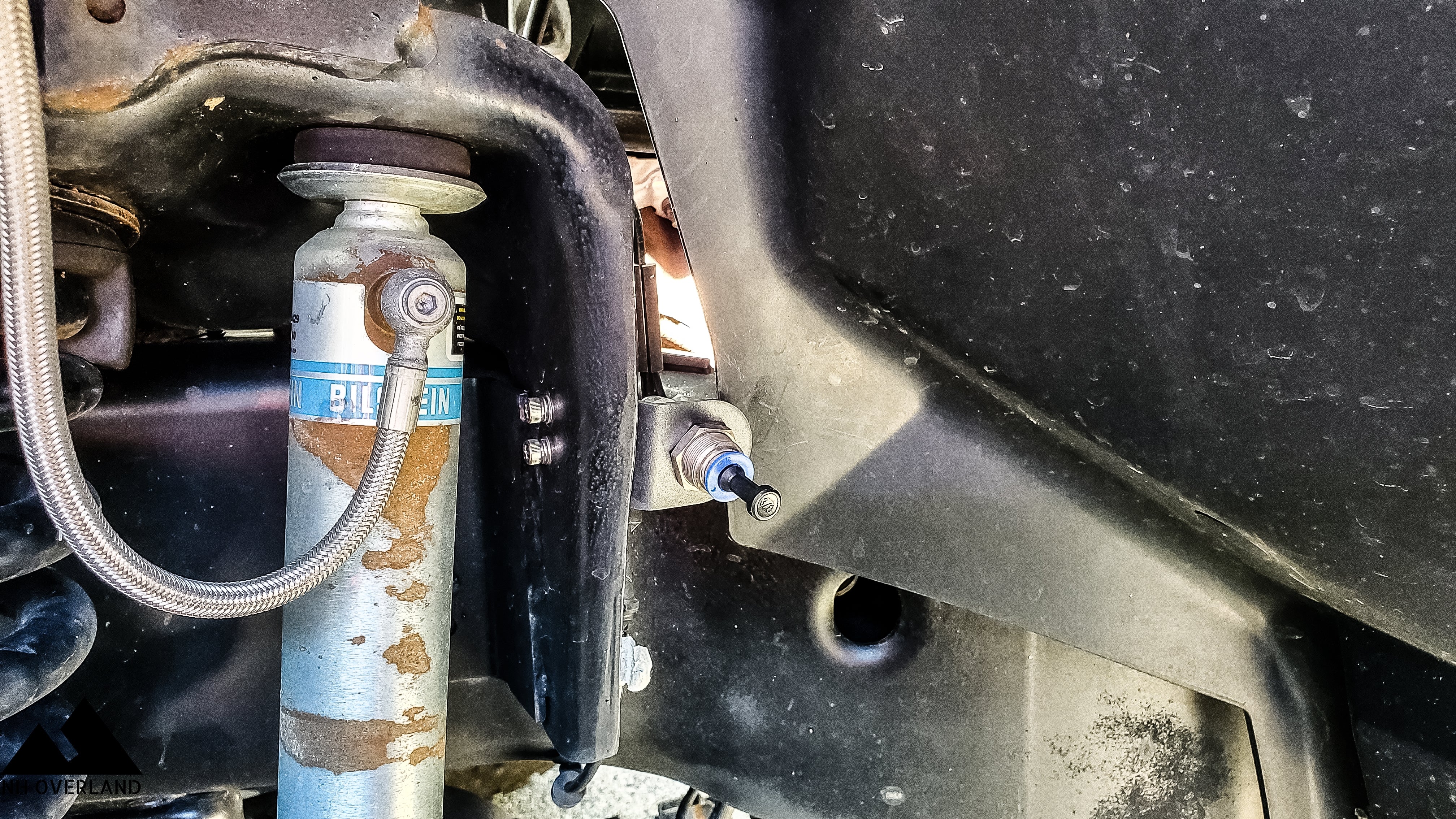 NH Overland RAM 4 Corner Air System - Image 3